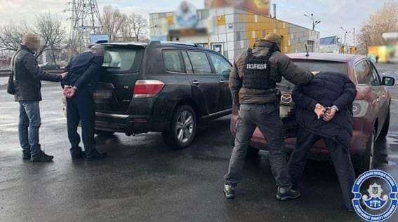 Деньги не пахнут: задержали чиновника, который наживался на канализации