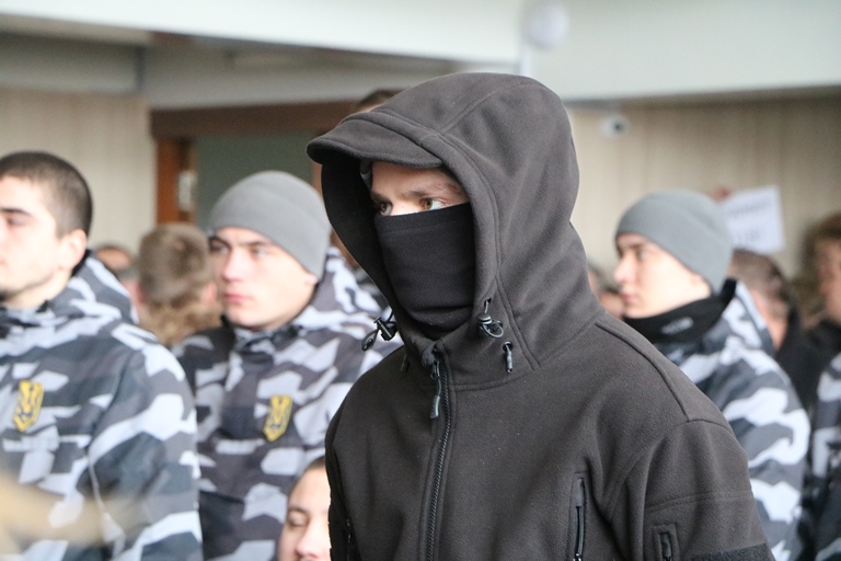 Билецкий: Нацдружины "помогли" принять бюджет в Черкассах