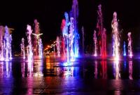 Супруги украли бронзовую плитку из фонтана в Киеве