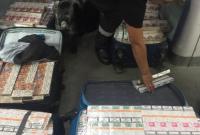 Партию сигарет в восьми чемоданах пытались поездом переправить в Польшу