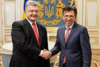 Порошенко собрался поселить у себя дома гостей Лиги чемпионов