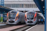 Укрзализныця стала продавать больше билетов