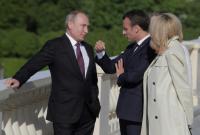 В сети высмеяли рост Путина: внезапно "дорос" до Макрона