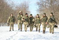 Порошенко: Службу в ВСУ проходят 25 тыс женщин