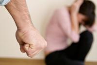 Мужчина до смерти забил жену на глазах 7-летней дочери