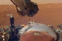 Зонд InSight сделал новые фото окрестностей Марса