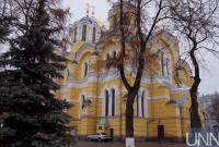 К ПЦУ перешло более 300 приходов