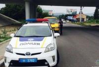 В Киеве пьяный мужчина натравливал бойцовского пса на посетителей супермаркета