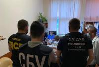 На Закарпатті чиновники наживалися на закупівлі захисних костюмів