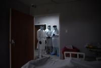 Ученые установили, через сколько дней люди с коронавирусом перестают быть заразными