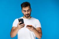 Не только фото, но и СМС: Apple подтвердила проверку смартфонов