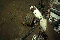 Марсоход NASA впервые после посадки проехался на Красной планете